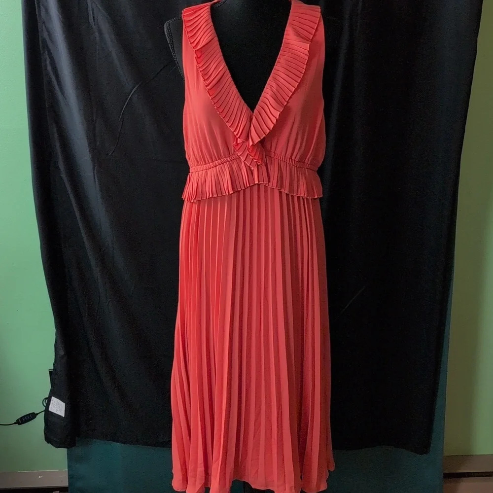 Versona Dress. Medium. Nwt‎